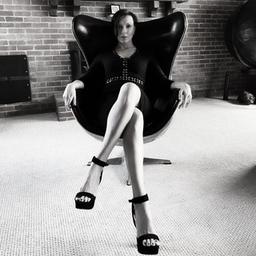 Renata-Yaga dans IZBA VC (Renata George)