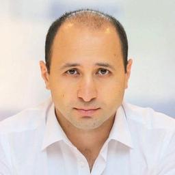 Doktor Karapetyan. Plastischer Chirurg